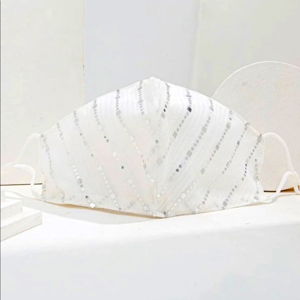 White face mask
